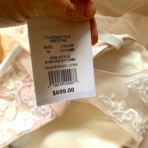 David’s bridal wedding dress brand new with tags